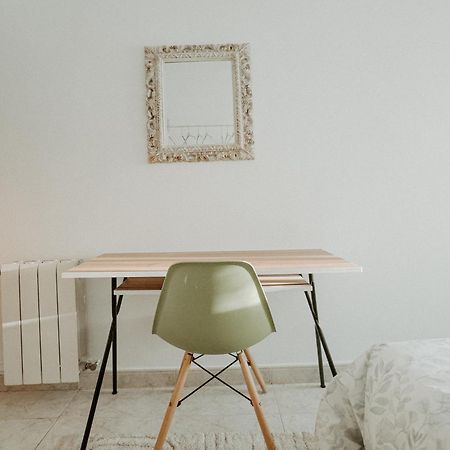 Charming Rooms In Shared Apartment Near Camp Nou Барселона Номер фото