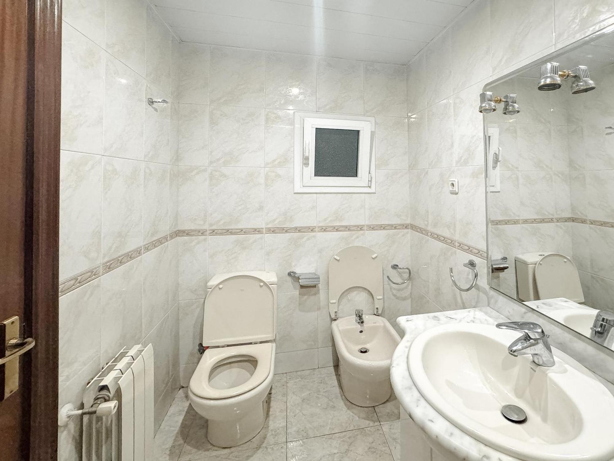 Charming Rooms In Shared Apartment Near Camp Nou Барселона Екстер'єр фото
