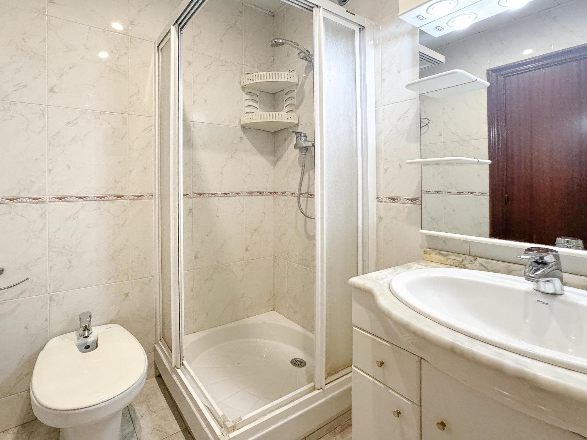 Charming Rooms In Shared Apartment Near Camp Nou Барселона Екстер'єр фото
