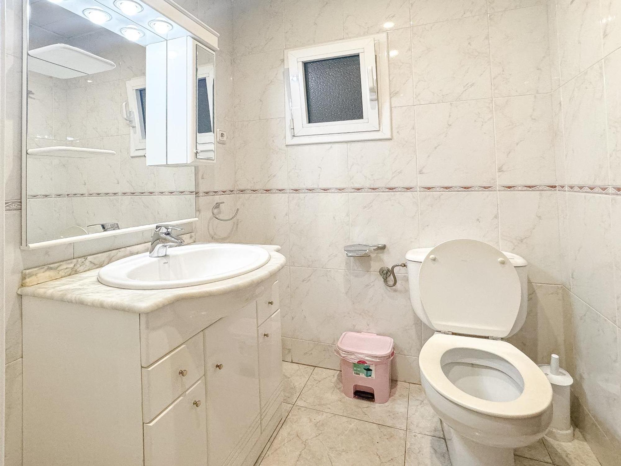 Charming Rooms In Shared Apartment Near Camp Nou Барселона Екстер'єр фото