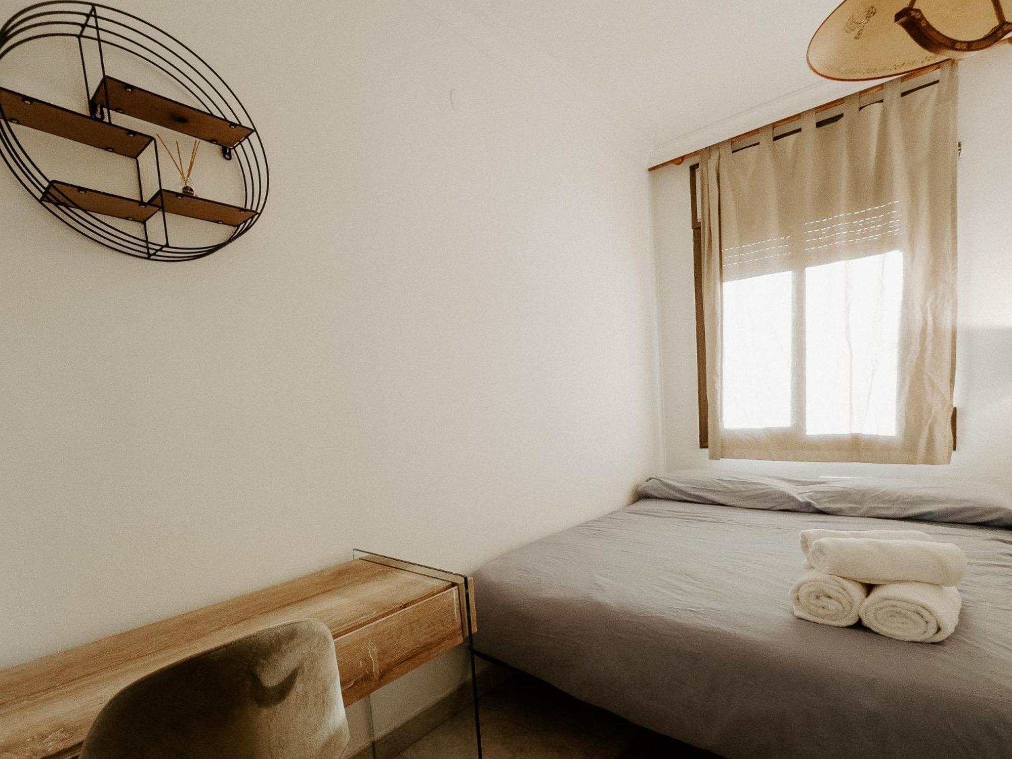 Charming Rooms In Shared Apartment Near Camp Nou Барселона Номер фото