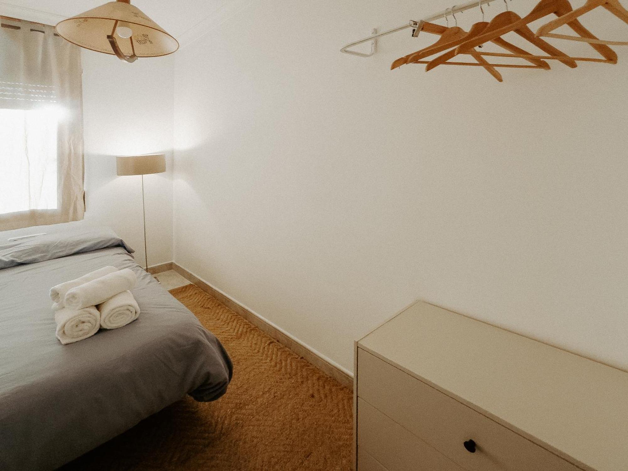 Charming Rooms In Shared Apartment Near Camp Nou Барселона Номер фото