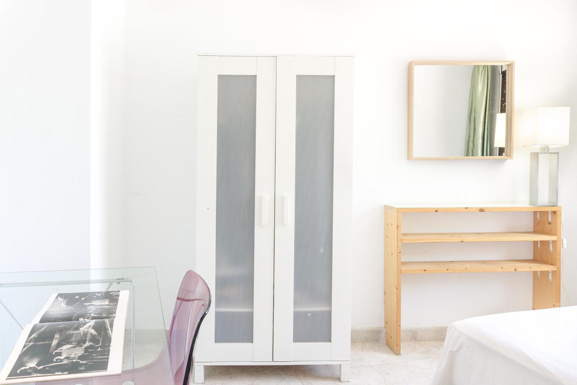 Charming Rooms In Shared Apartment Near Camp Nou Барселона Екстер'єр фото