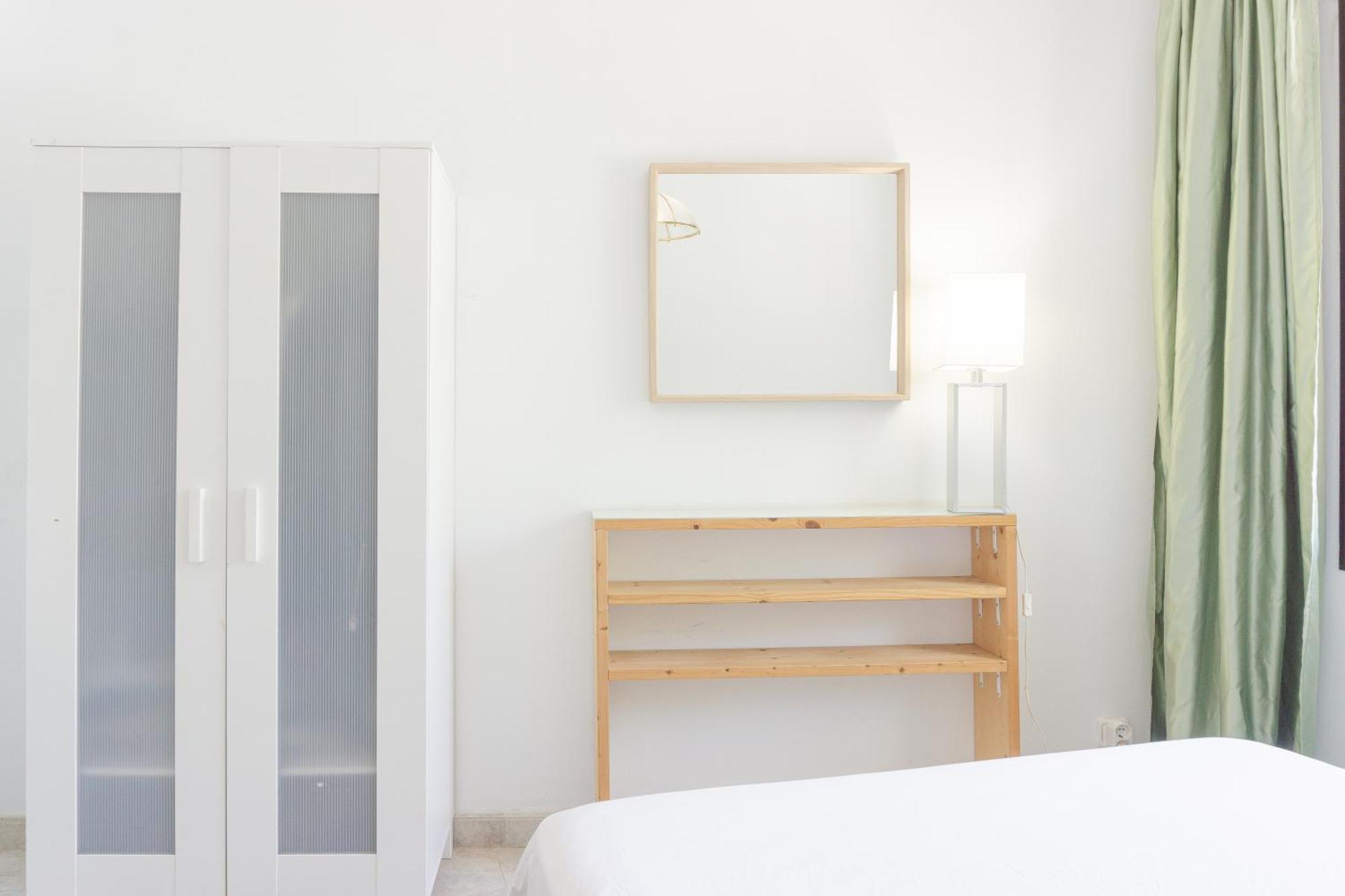 Charming Rooms In Shared Apartment Near Camp Nou Барселона Екстер'єр фото